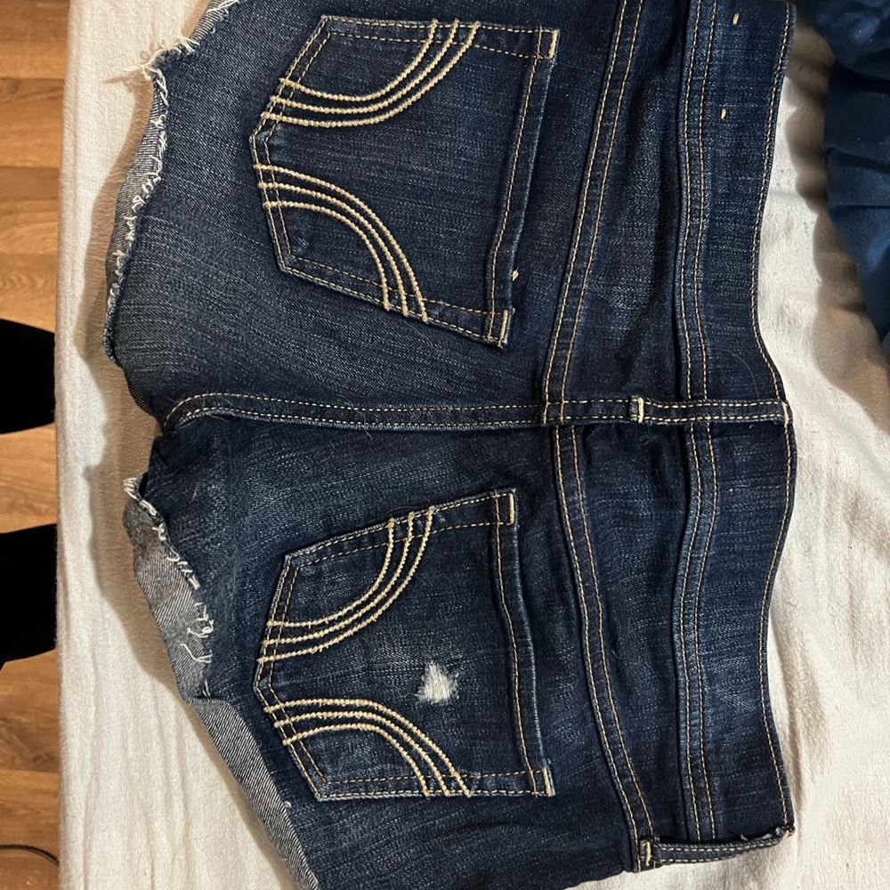 Shorts - Picture 2 of 3